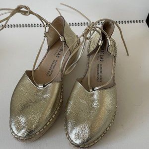 NWOT Fabiolas Gold Espadrilles With Ankle Wrap